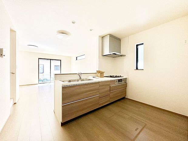 料理をしながらご家族との会話を楽しめる対面カウンターキッチン