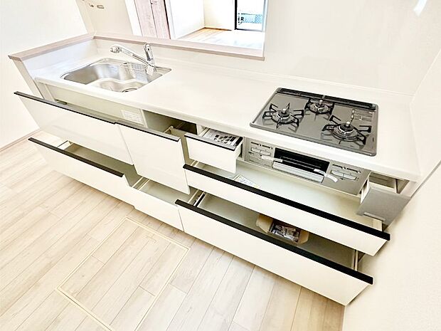 使いやすさを優先したスライド式収納タイプ!