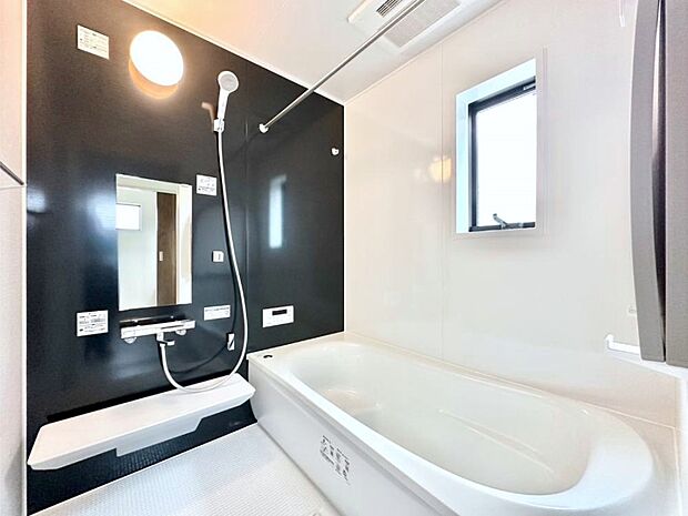 落ち着いた雰囲気でゆっくりお寛ぎいただけるバスルーム