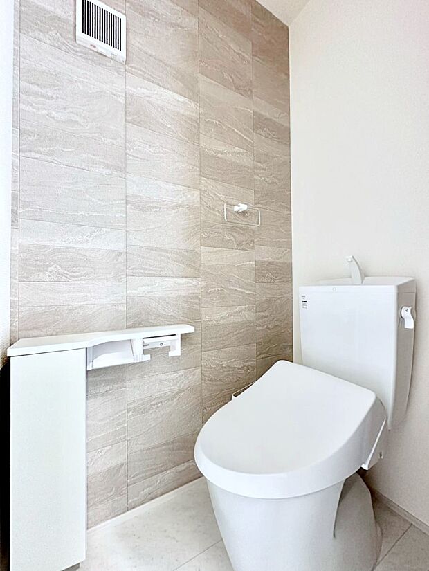 毎日を快適に!清潔感あるシャワートイレ。