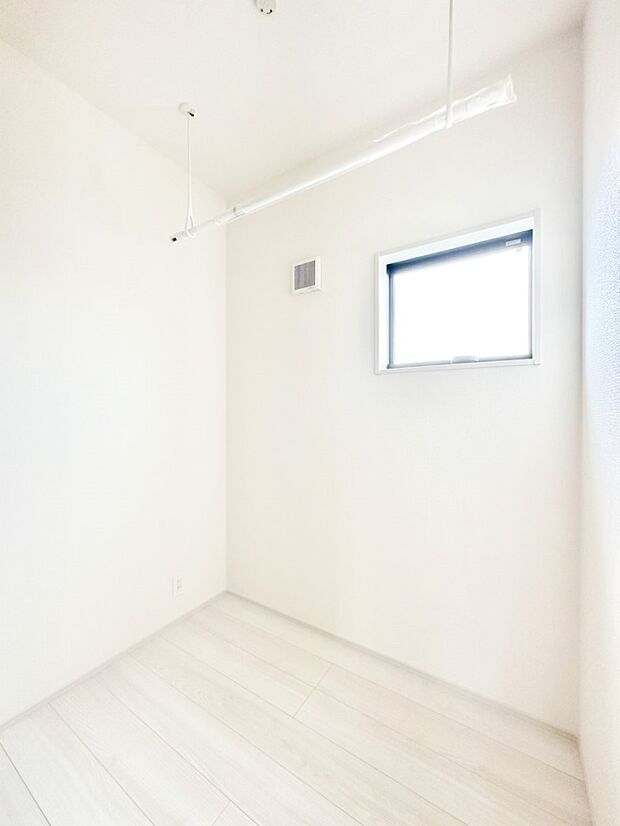 2階の納戸は収納ほかにもアイデア次第で快適空間に大変身!