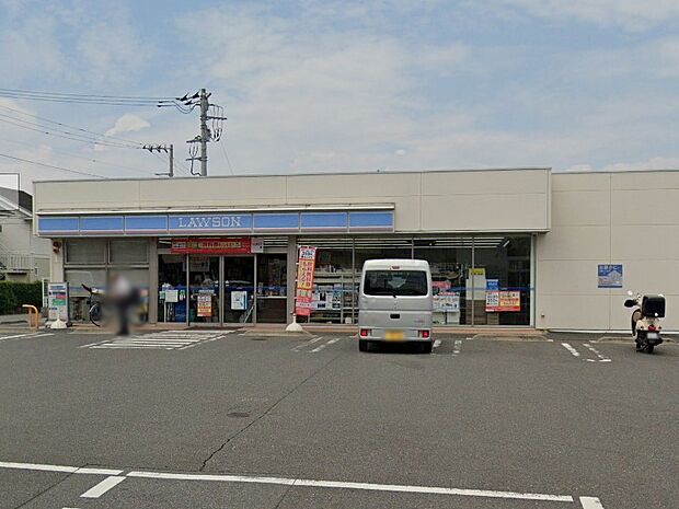 コンビニ 636m ローソン 東村山久米川町四丁目店