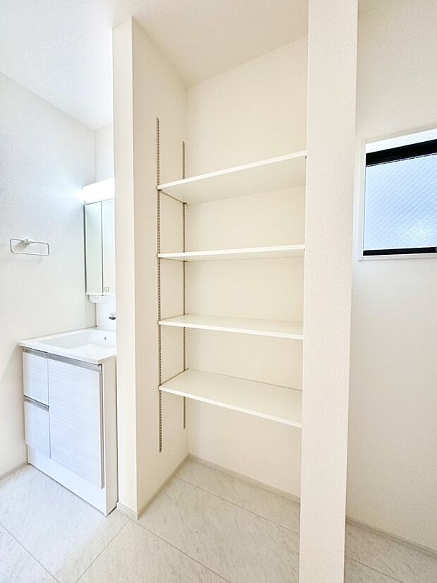 広々とゆとりのあるランドリースペース。  