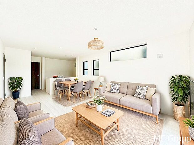 落ち着いた雰囲気のＬＤＫは家族みんなの快適空間※家具はCGです