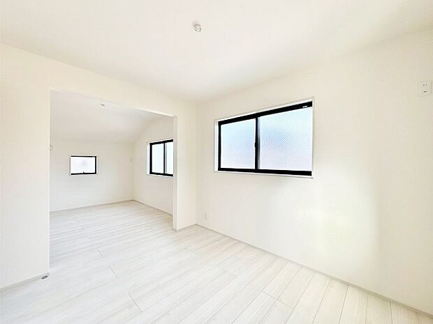 お子さまの成長に合わせて2部屋に分けても利用できます