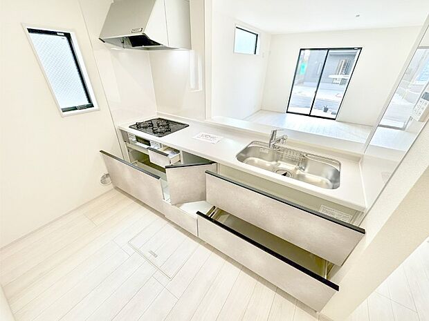 使いやすさを優先したスライド式収納タイプ！