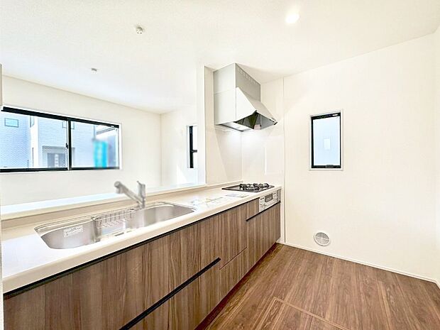 ゆとりあるキッチンではご家族と楽しくお料理ができます。