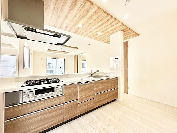 毎日使うキッチンだから、使いやすさ&お手入れのしやすさにこだわりました。