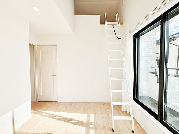 ロフト＆収納付きのお部屋で充実したプライベート時間を過ごせます。  