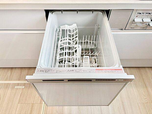 面倒なお片づけは食洗機にお任せ！家事の負担が減って、時間にも気持ちにもゆとりができます。