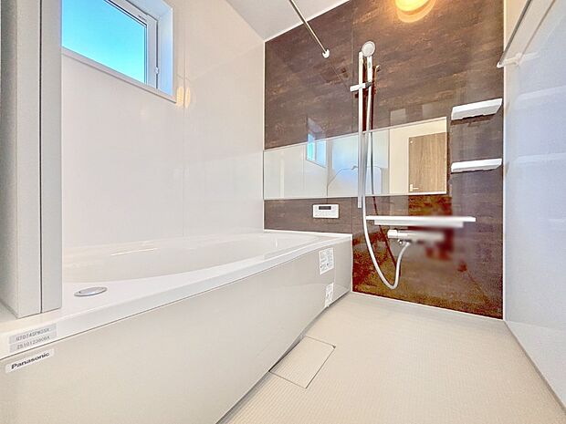 落ち着いた雰囲気でゆっくりお寛ぎいただけるバスルーム