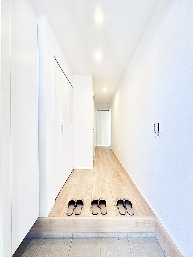 家族の帰宅やお客様をあたたかく迎える玄関