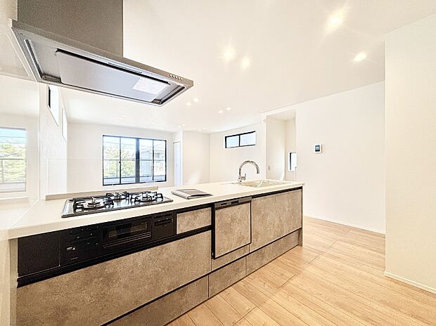 毎日使うキッチンだから、使いやすさ&お手入れのしやすさにこだわりました。