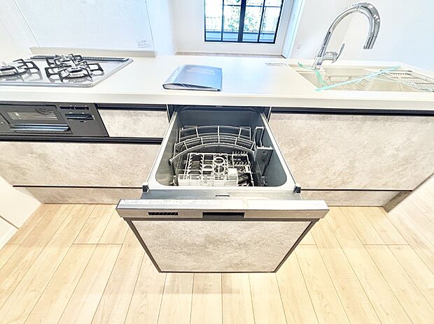 面倒なお片づけは食洗機にお任せ!家事の負担が減って、時間にも気持ちにもゆとりができます。