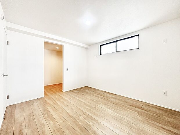 ウォークインクローゼットがあるお部屋!季節ごとの入れ替えも不要で便利です。