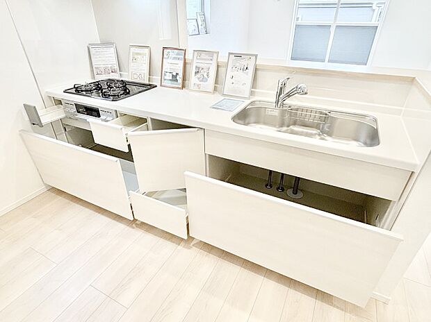 使いやすさを優先したスライド式収納タイプ!