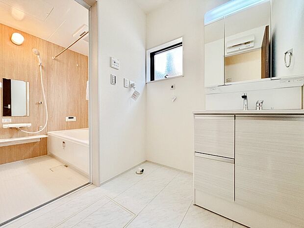 身支度もスムーズにおこなえる脱衣場