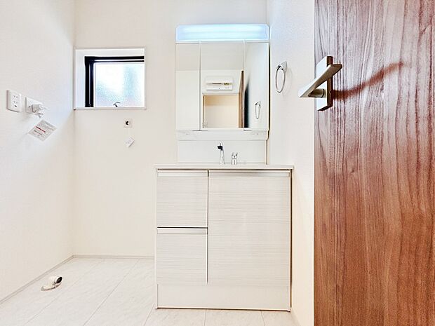 広々とゆとりのあるランドリースペース