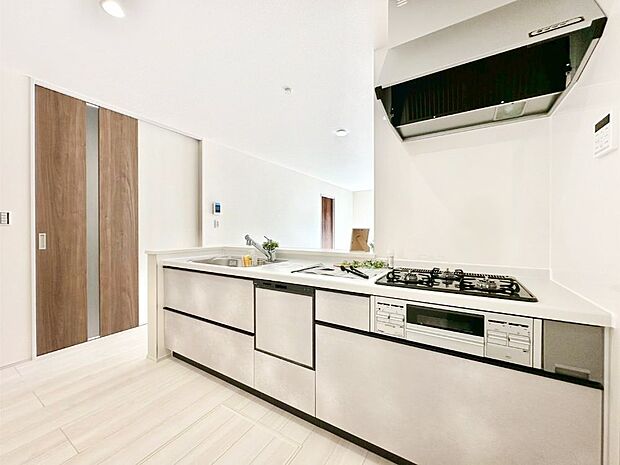 毎日使うキッチンだから、使いやすさ&お手入れのしやすさにこだわりました。