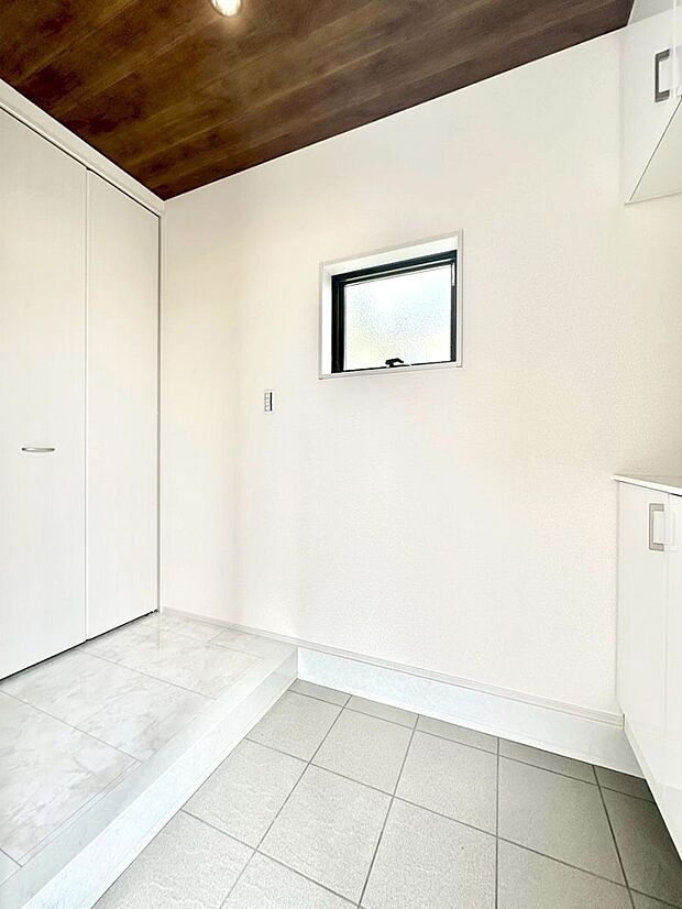 家族の帰宅やお客様をあたたかく迎える玄関