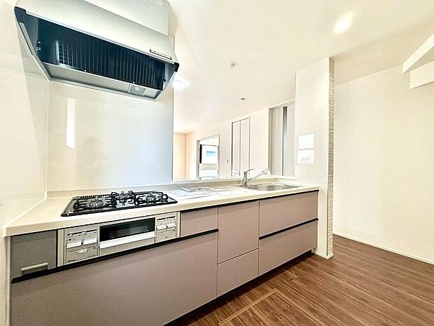 料理をしながらでもご家族との会話を楽しめる対面キッチン