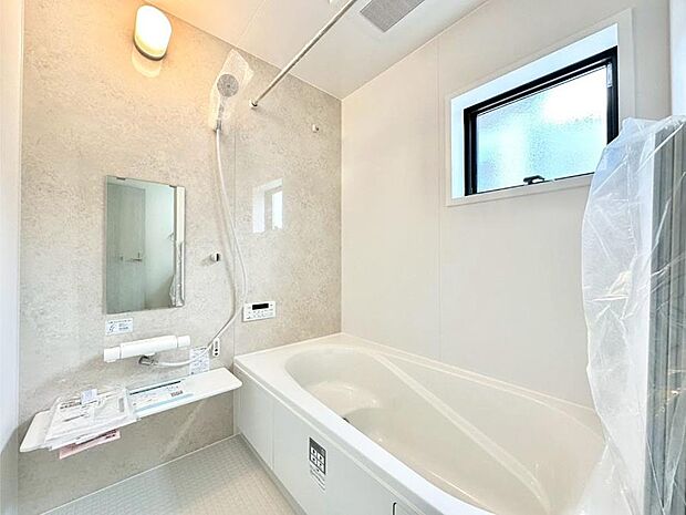 落ち着いた雰囲気でゆっくりお寛ぎいただけるバスルーム