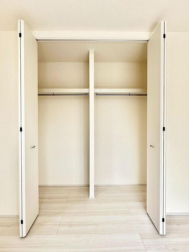 たっぷりの収納スペースで快適に暮らせそう 