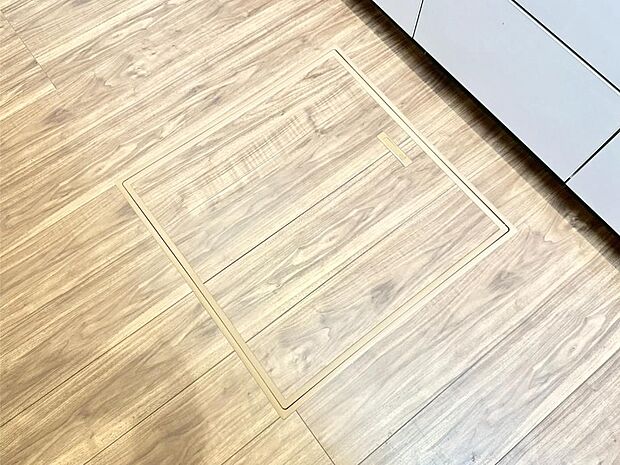 床下収納付き!日用品・非常用品の収納にも大活躍。