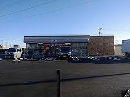 コンビニ 600m セブン-イレブン 所沢上新井2丁目店