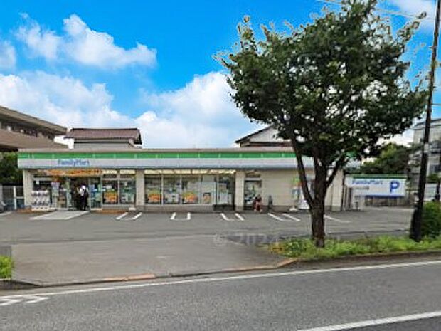 コンビニ 100m ファミリーマート 小金井貫井南町店