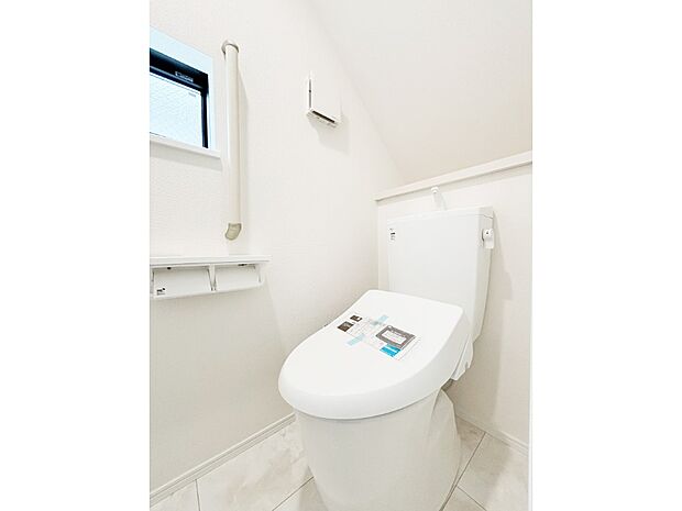 トイレは温水洗浄機能付き