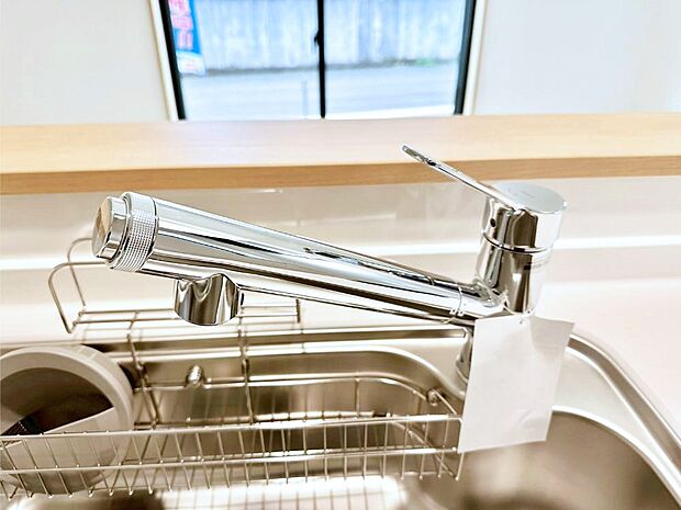 いつでも清潔なおいしいお水を。一つの水栓で水道水と浄水を使い分け。