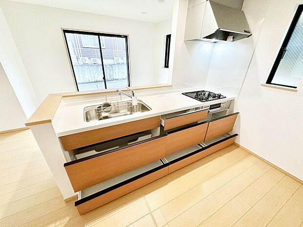 使いやすさを優先したスライド式収納タイプ!