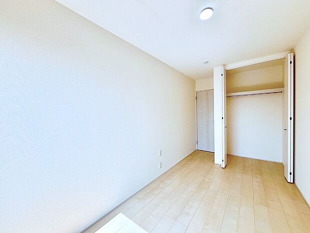 子供部屋にもおすすめな収納スペースたっぷりの居室