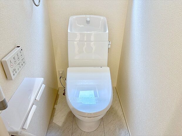 トイレは温水洗浄機能付き