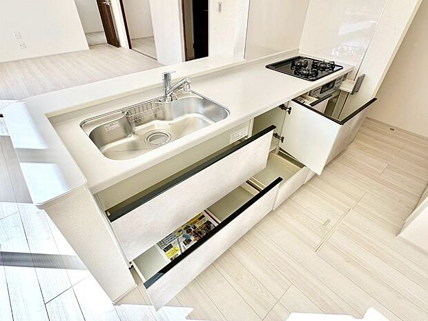 使いやすさを優先したスライド式収納タイプ！