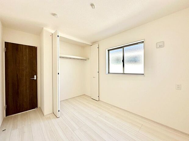 爽やかな日差しがお部屋全体を優しく包み込んでくれます 