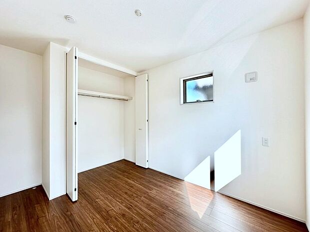 子供部屋にもおすすめな収納スペースたっぷりの居室