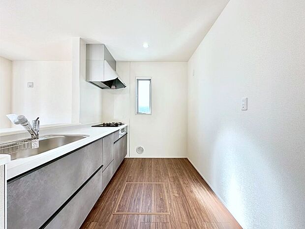 ゆとりあるキッチンではご家族と楽しくお料理ができます。