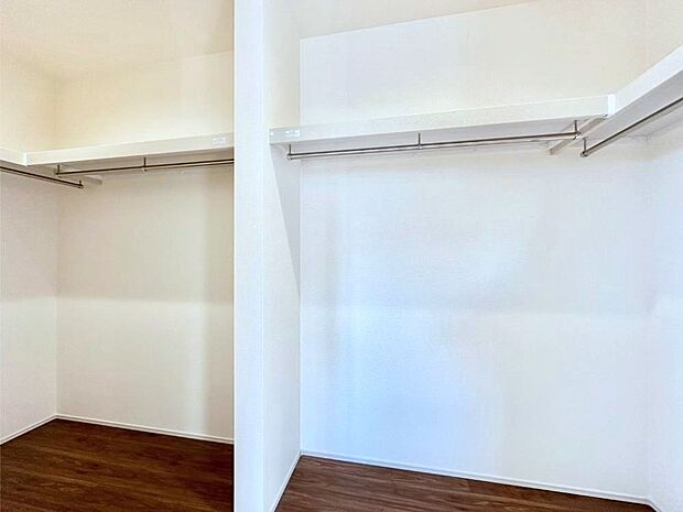 ウォークインクローゼット付きで生活空間を広く利用できます。