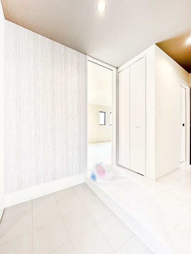 ご家族やお客様を気持ちよくお出迎えできる穏やかな雰囲気の玄関です。