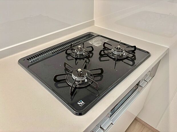 三口ガスコンロでお料理が一気にはかどりそう  　