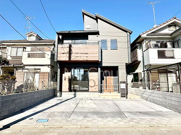 洗練された外観、上質な住空間が広がる室内は永く安心して過ごせる住居です。