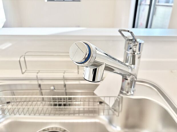 いつでも清潔なおいしいお水を。一つの水栓で水道水と浄水を使い分け。