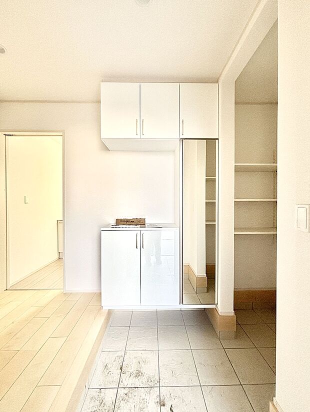 家族の帰宅やお客様をあたたかく迎える玄関