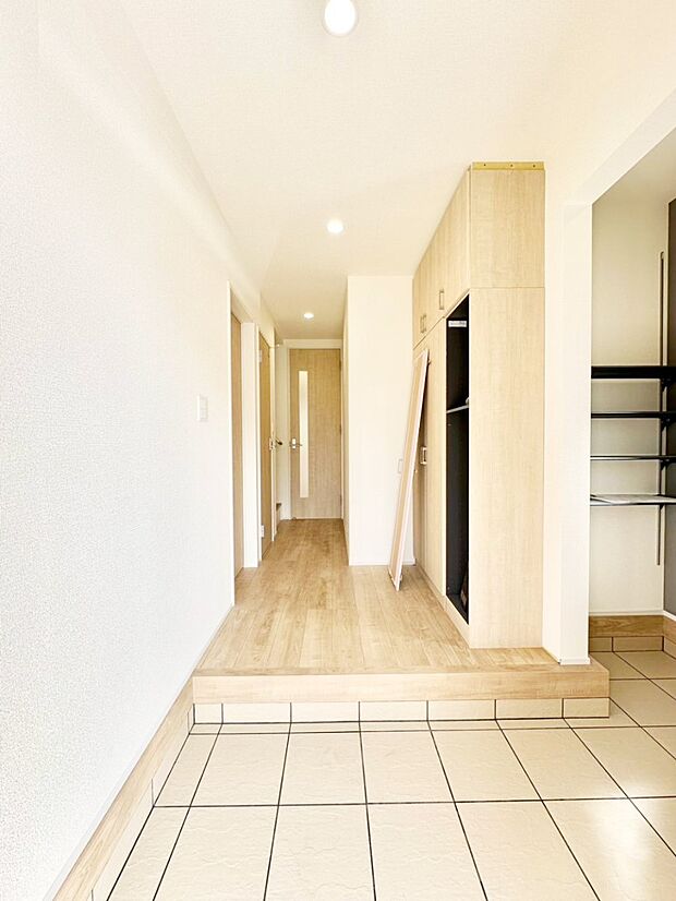 家族の帰宅やお客様をあたたかく迎える玄関