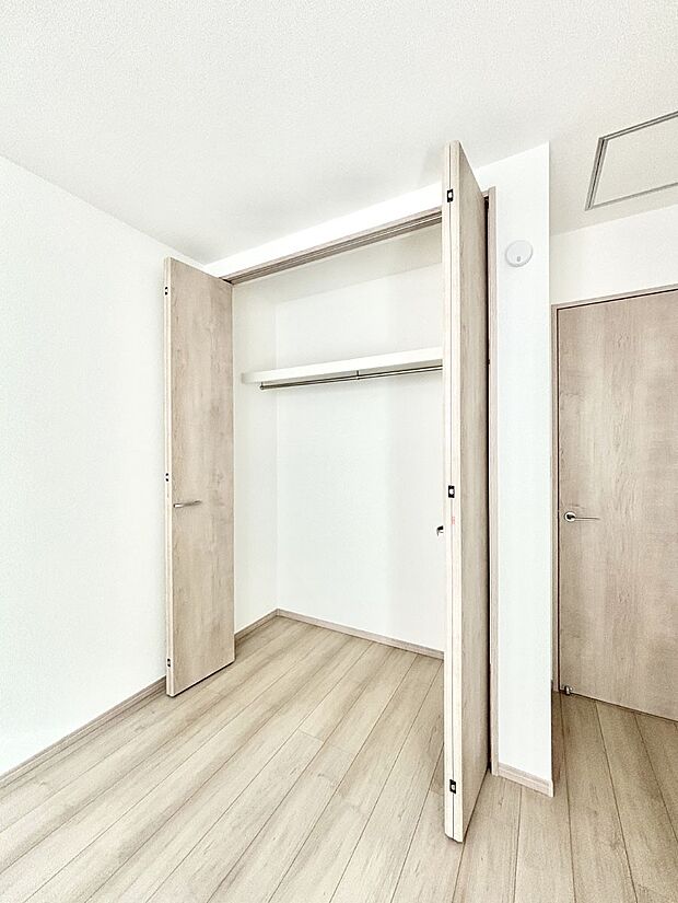 たっぷりの収納スペースで快適に暮らせそう 