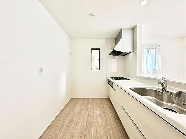 広々とした使い勝手の良いキッチンで日々のお料理も楽しくなりそう