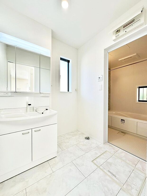 広々とゆとりのあるランドリースペース