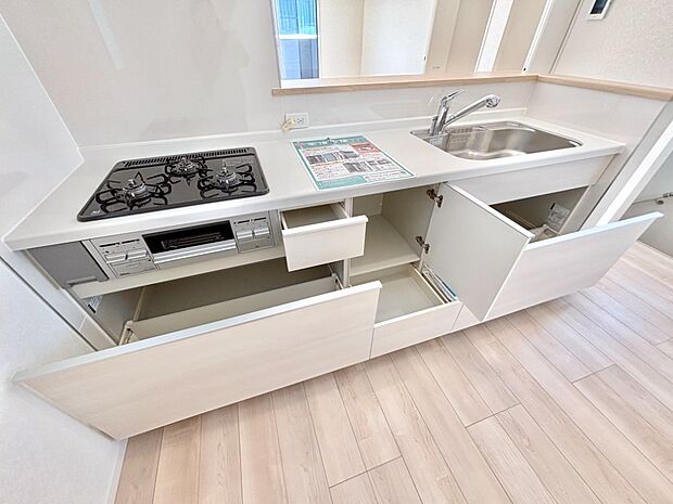 使いやすさを優先したスライド式収納タイプ！